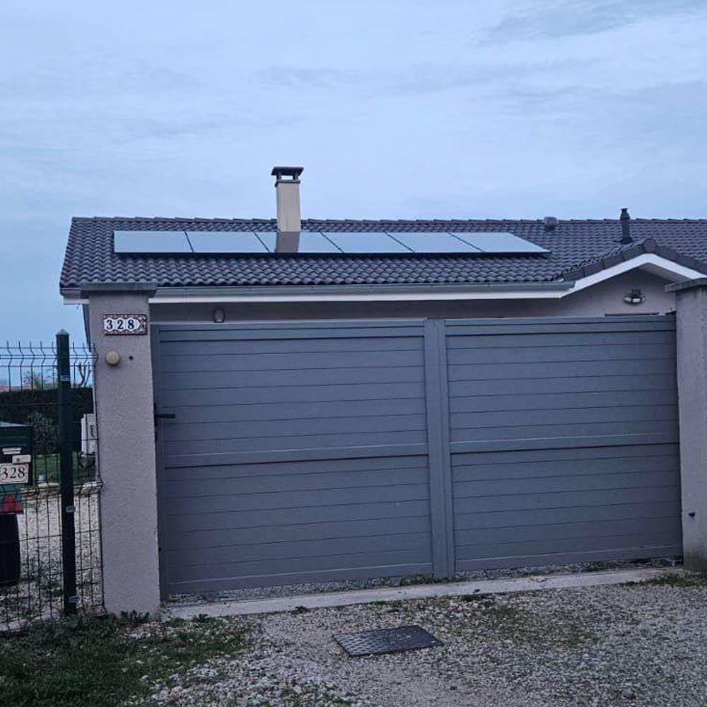 installation panneaux solaires Ozan Ain Solaire Energies